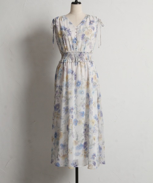tocco closet(トッコ クローゼット)の「肩ドロストリボン付きフラワープリントウエストシャーリングワンピース(ワンピース・レディース・ブルー/ピンク・M)」の3枚目の写真