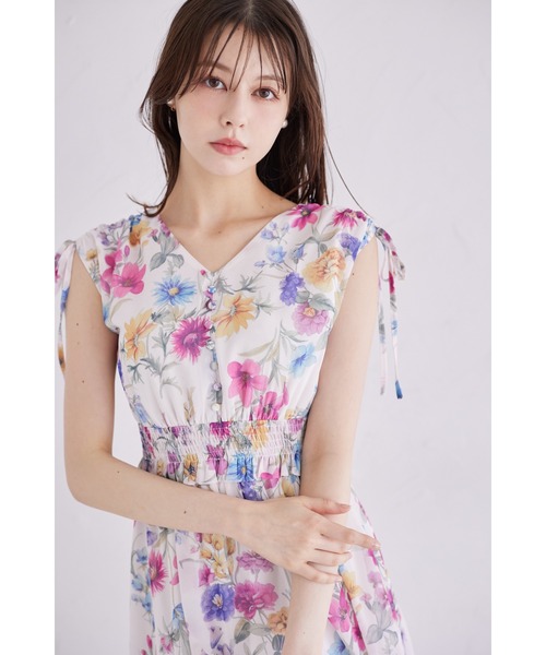 tocco closet(トッコ クローゼット)の「肩ドロストリボン付きフラワープリントウエストシャーリングワンピース(ワンピース・レディース・ブルー/ピンク・M)」の18枚目の写真
