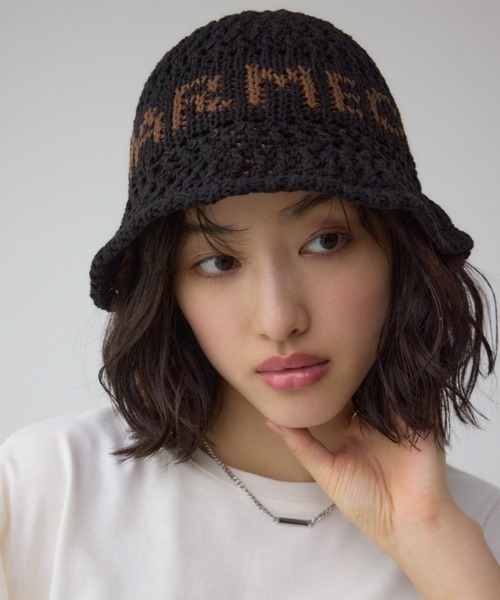 AZUL by moussy(アズールバイマウジー)の「オープンワークニッティングロゴハット(ハット・レディース・ブラック/ライトベージュ・FREE)」の2枚目の写真