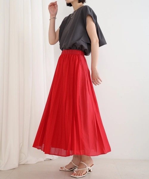 Bou Jeloud（ブージュルード）の「パンチングレザータックフレアスカート（スカート・レディース・グレー/ブラック/レッド・FREE）」の3枚目の写真