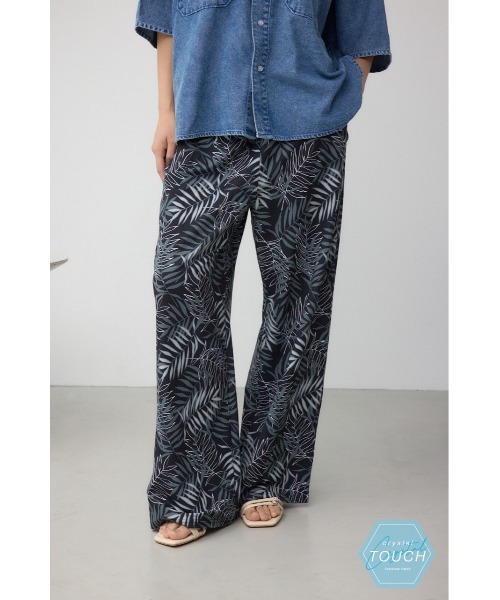 AZUL by moussy(アズールバイマウジー)の「【UVカット、速乾、接触冷感】ひんやり♪C/T冷感イージーパンツ ワイドパンツ 春服 夏服 秋服 総柄 体系カバー リラックス(スラックス・レディース・ブラック/ブラック系その他/ライトグレー・SMALL/MEDIUM)」の1枚目の写真
