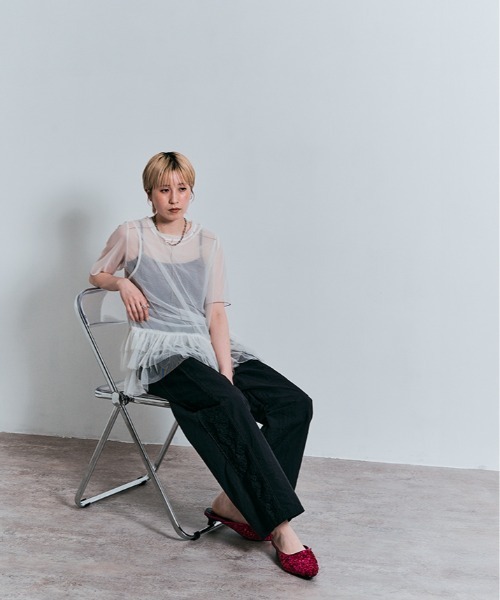W:Huku(フーク)の「ソフトチュール ティアード ペプラム シアー トップス / ノースリーブ 袖なし(タンクトップ・レディース・オフホワイト/ブラック・FREE)」の14枚目の写真