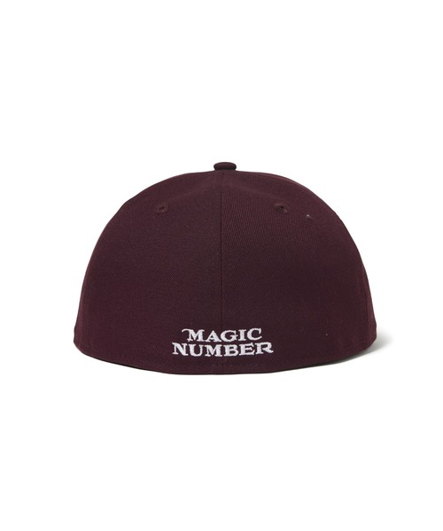 MAGIC NUMBER（マジック ナンバー）の「【MAGIC NUMBER】MAGIC NUMBER × NEW ERA EMBLEM NEWERA CAP RC59FIFTY マジックナンバー × ニューエラ（キャップ・メンズ・マルーン・7 1/4/7 3/8/7 1/2/7 5/8）」の2枚目の写真