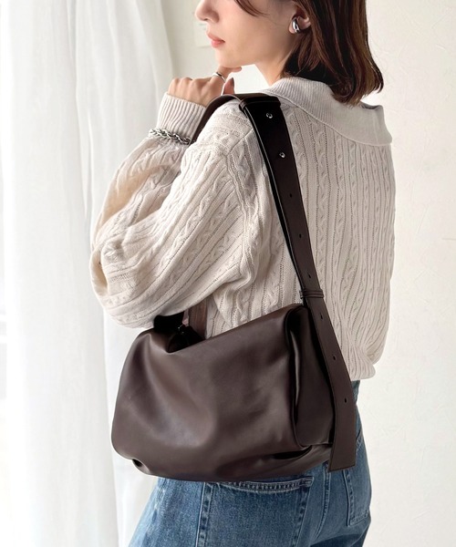 classicalelf(クラシカルエルフ)の「品見え!コーデに合わせて表情が変わる。マルチウェイソフトフェイクレザーショルダーバッグ(ショルダーバッグ・レディース・ベージュ系/ブラック/ブラウン・ONE SIZE)」の2枚目の写真