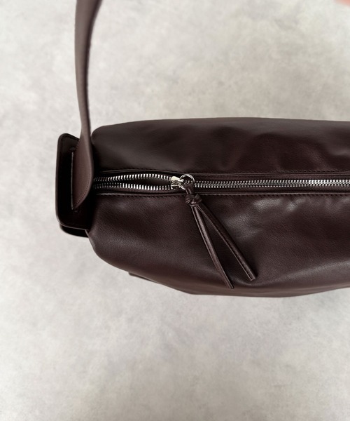 classicalelf(クラシカルエルフ)の「品見え!コーデに合わせて表情が変わる。マルチウェイソフトフェイクレザーショルダーバッグ(ショルダーバッグ・レディース・ベージュ系/ブラック/ブラウン・ONE SIZE)」の20枚目の写真