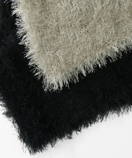 Gready Brilliant(グレディブリリアン)の「シャギーショートベスト(ニット/セーター・レディース・ブラック/グレイッシュベージュ・FREE)」の3枚目の写真