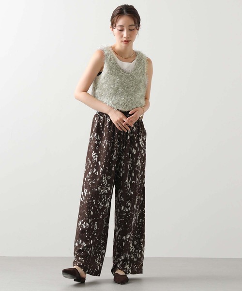 Gready Brilliant(グレディブリリアン)の「シャギーショートベスト(ニット/セーター・レディース・ブラック/グレイッシュベージュ・FREE)」の15枚目の写真