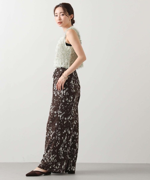 Gready Brilliant(グレディブリリアン)の「シャギーショートベスト(ニット/セーター・レディース・ブラック/グレイッシュベージュ・FREE)」の13枚目の写真