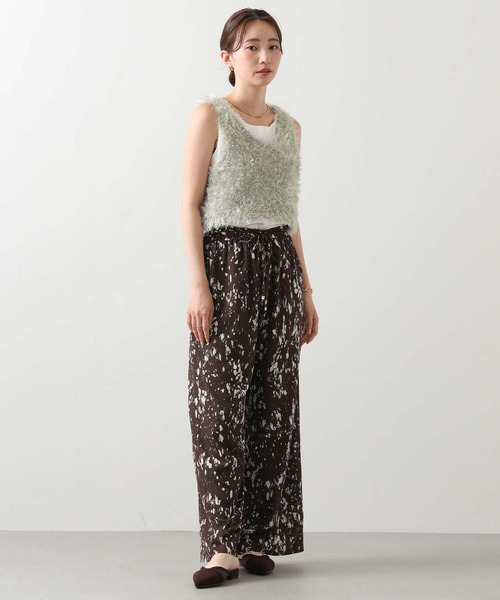 Gready Brilliant(グレディブリリアン)の「シャギーショートベスト(ニット/セーター・レディース・ブラック/グレイッシュベージュ・FREE)」の12枚目の写真