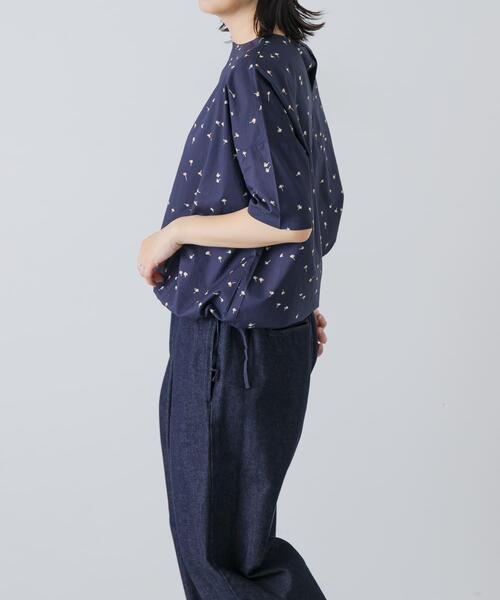 かぐれ（カグレ）の「小花ドロストプルオーバー（シャツ/ブラウス 