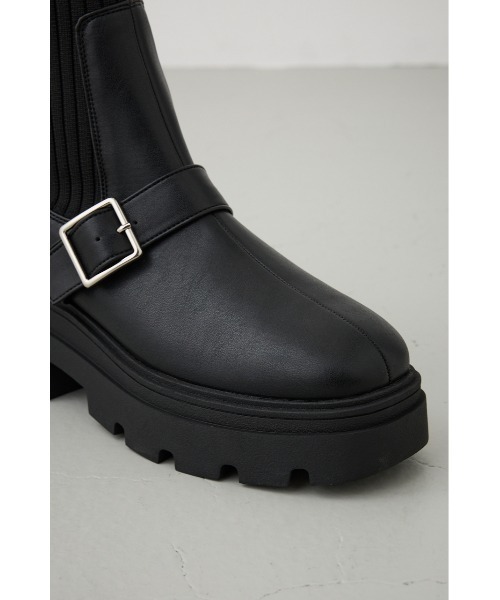 AZUL by moussy(アズールバイマウジー)の「ベルトデザイントラックソールソックスブーツ(ブーツ・レディース・ブラウン/ブラック・SMALL/MEDIUM/LARGE)」の11枚目の写真