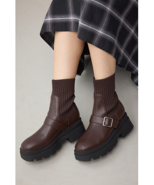 AZUL by moussy(アズールバイマウジー)の「ベルトデザイントラックソールソックスブーツ(ブーツ・レディース・ブラウン/ブラック・SMALL/MEDIUM/LARGE)」の15枚目の写真