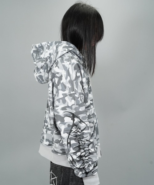 きゃらあい　作品　「camo」　オブジェ A'GEM/9 × .kom 『LOVE KILLER/ラブ キラー』CAMO LOGO CAT ZIP-UP