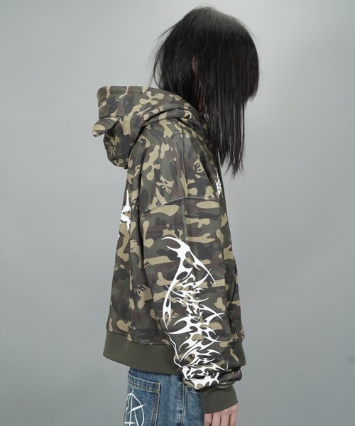 LOVE KILLER(ラブキラー)の「A'GEM/9 × .kom 『LOVE KILLER/ラブ キラー』CAMO LOGO CAT ZIP-UP HOODIE/ カモフラロゴ キャットジップアップパーカー(パーカー・メンズ・グレー・FREE)」の3枚目の写真