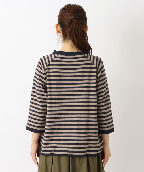 one'sterrace(ワンズテラス)の「ゆったりラグラン 7分袖ボーダープルオーバー(Tシャツ/カットソー・レディース・ブルー系その他7/ブラック系8/ブラウン系8/ネイビー系5・02)」の7枚目の写真