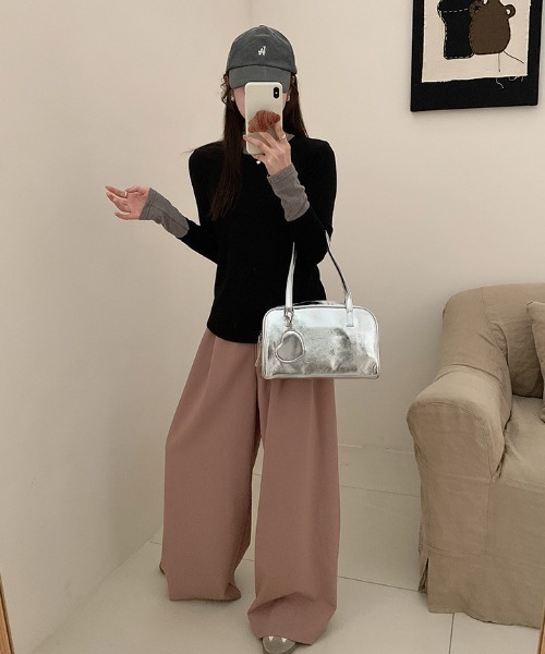 Vini(ヴィニ)の「≪コットン混≫ レイヤード風 ラウンドネック 袖配色 プルオーバー(Tシャツ/カットソー・レディース・グレー×サックスブルー/ブラック×グレー・FREE)」の13枚目の写真