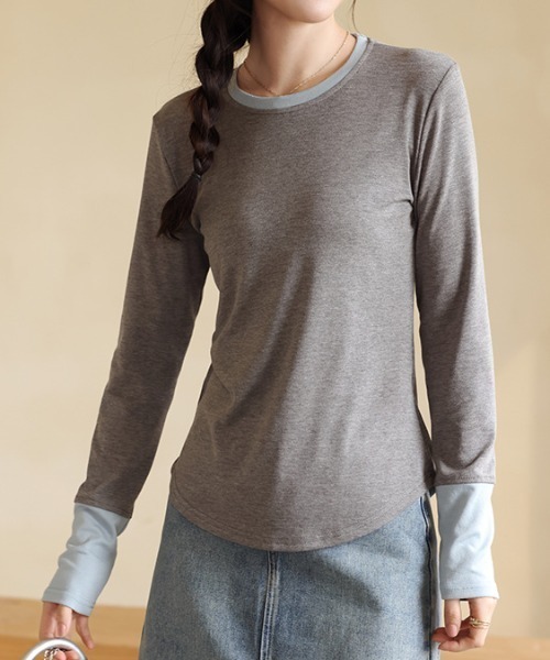 Vini(ヴィニ)の「≪コットン混≫ レイヤード風 ラウンドネック 袖配色 プルオーバー(Tシャツ/カットソー・レディース・グレー×サックスブルー/ブラック×グレー・FREE)」の5枚目の写真