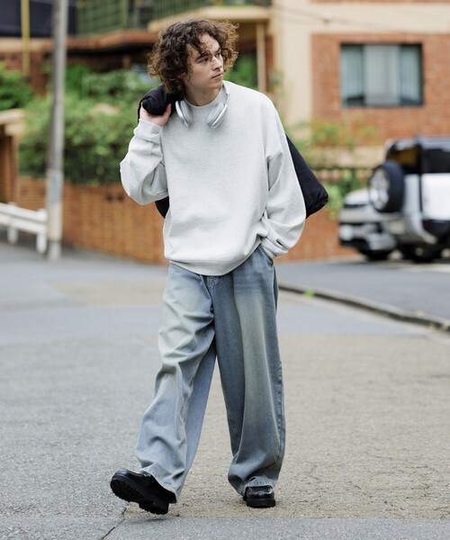 FREAK'S STORE(フリークスストア)の「限定展開 12oz Short Length ヘビーウェイト クルーネックスウェット/ショート丈(スウェット・メンズ・ブラック/ネイビー/アッシュグレー/スミクロ/グリーン/杢グレー/バーガンディー・SMALL/MEDIUM/LARGE)」の17枚目の写真