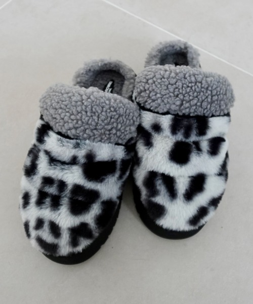 RODEO CROWNS WIDE BOWL（ロデオクラウンズワイドボウル）の「スリッポンボアシューズ（スリッポン・レディース・ホワイト系その他/ベージュ系その他/ブラック系その他/ブラウン系その他・LARGE/MEDIUM）」の2枚目の写真