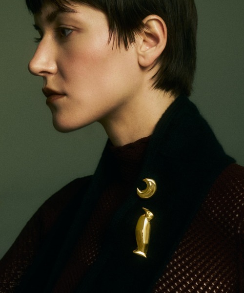 IRIS47（イリスフォーセブン）の「【IRIS 47】penguin brooch/ペンギン ブローチ（ブローチ/コサージュ・レディース・ゴールド/シルバー・FREE）」の2枚目の写真