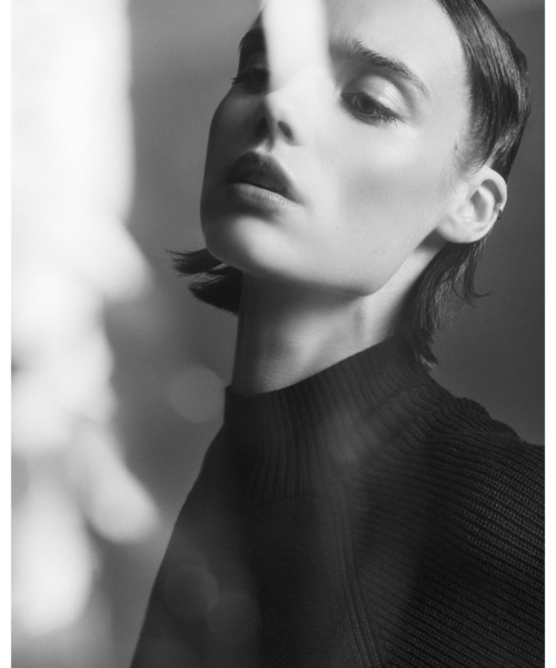 ARMANI EXCHANGE（アルマーニエクスチェンジ）の「【A|X アルマーニ エクスチェンジ】CL ノースリーブニットドレス（ワンピース・レディース・ブラック/ホワイト・LARGE/MEDIUM/SMALL/X-SMALL）」の9枚目の写真