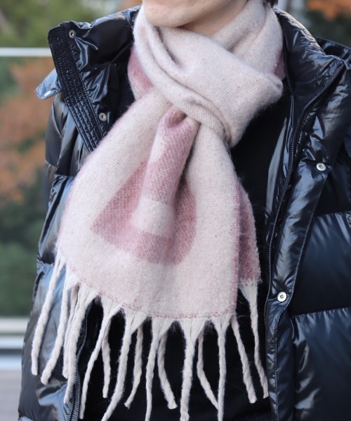 BEAMS HEART(ビームスハート)の「【ユニセックス】B-HEART ロゴ シャギーマフラー(マフラー・メンズ・ブラック/ベージュ・ONE SIZE)」の13枚目の写真
