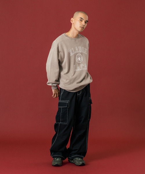 XLARGE（エクストララージ）の「COLLEGE LOGO CREWNECK SWEATSHIRT（スウェット・メンズ・ブラック/ベージュ/アッシュ・S/M/L/XL）」の5枚目の写真