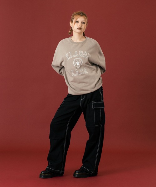 XLARGE（エクストララージ）の「COLLEGE LOGO CREWNECK SWEATSHIRT（スウェット・メンズ・ブラック/ベージュ/アッシュ・S/M/L/XL）」の6枚目の写真