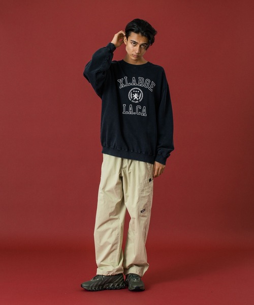 XLARGE（エクストララージ）の「COLLEGE LOGO CREWNECK SWEATSHIRT（スウェット・メンズ・ブラック/ベージュ/アッシュ・S/M/L/XL）」の8枚目の写真