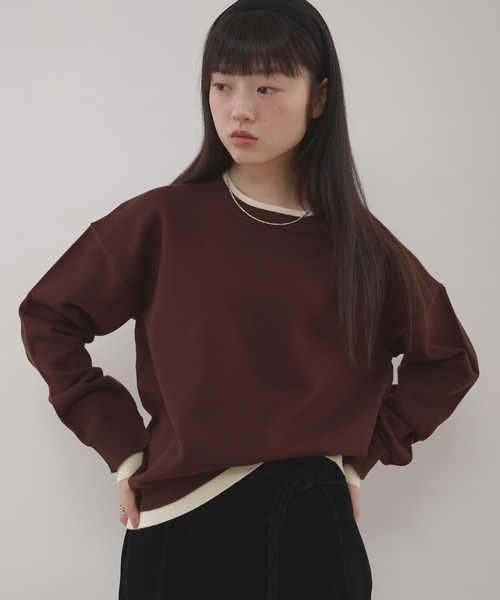 MUHET(ミュエータ)の「layered-look knit pullover / スウェットライクレイヤード風ニット(ニット/セーター・レディース・レッド/ブラウン/ネイビー・FREE)」の2枚目の写真