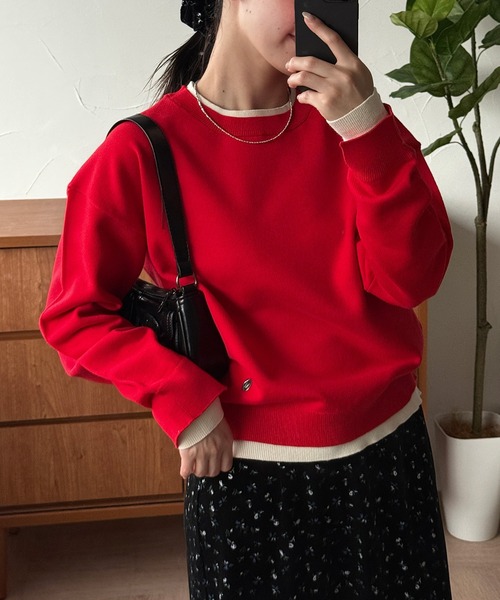MUHET(ミュエータ)の「layered-look knit pullover / スウェットライクレイヤード風ニット(ニット/セーター・レディース・レッド/ブラウン/ネイビー・FREE)」の3枚目の写真