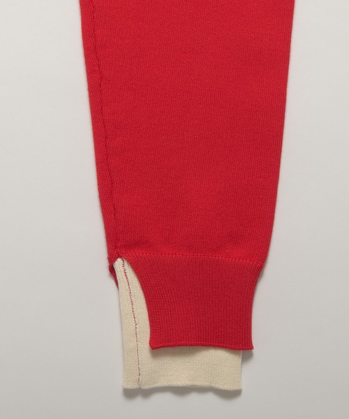 MUHET(ミュエータ)の「layered-look knit pullover / スウェットライクレイヤード風ニット(ニット/セーター・レディース・レッド/ブラウン/ネイビー・FREE)」の4枚目の写真