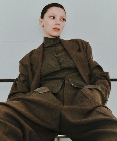 ETRE TOKYO(エトレトウキョウ)の「SANTEシルクカシミヤハイネックニットプルオーバー(ニット/セーター・レディース・ブラウン/ブルー/アイボリー・FREE)」の2枚目の写真