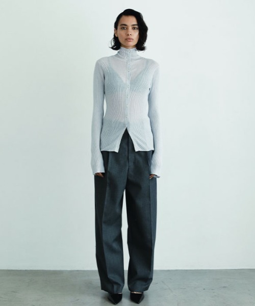 ETRE TOKYO(エトレトウキョウ)の「SANTEシルクカシミヤハイネックニットプルオーバー(ニット/セーター・レディース・ブラウン/ブルー/アイボリー・FREE)」の4枚目の写真