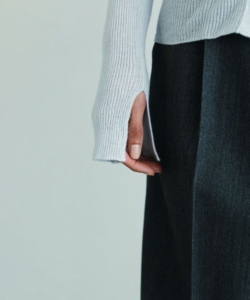 ETRE TOKYO(エトレトウキョウ)の「SANTEシルクカシミヤハイネックニットプルオーバー(ニット/セーター・レディース・ブラウン/ブルー/アイボリー・FREE)」の5枚目の写真
