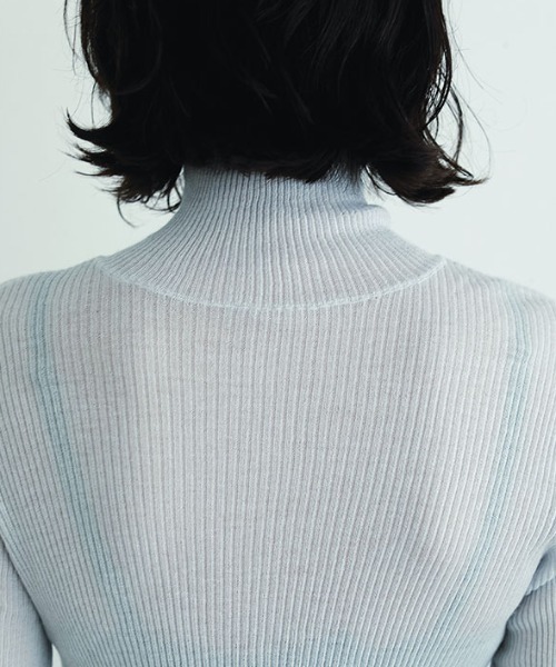 ETRE TOKYO(エトレトウキョウ)の「SANTEシルクカシミヤハイネックニットプルオーバー(ニット/セーター・レディース・ブラウン/ブルー/アイボリー・FREE)」の10枚目の写真