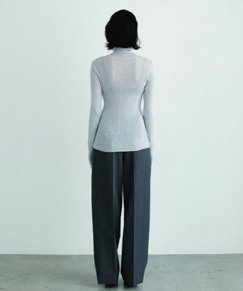 ETRE TOKYO(エトレトウキョウ)の「SANTEシルクカシミヤハイネックニットプルオーバー(ニット/セーター・レディース・ブラウン/ブルー/アイボリー・FREE)」の11枚目の写真