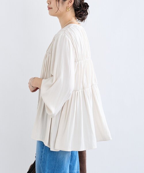 RIVE DROITE（リヴドロワ）の「【2WAY仕様】ギャザーストリングツイルブラウス（シャツ/ブラウス・レディース・キャメル/ネイビー/アイボリー・FREE）」の17枚目の写真