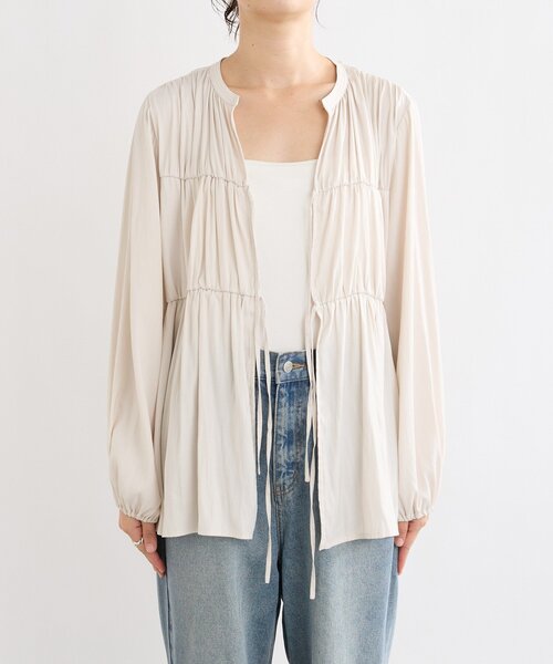 RIVE DROITE（リヴドロワ）の「【2WAY仕様】ギャザーストリングツイルブラウス（シャツ/ブラウス・レディース・キャメル/ネイビー/アイボリー・FREE）」の18枚目の写真