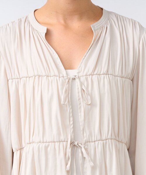 RIVE DROITE（リヴドロワ）の「【2WAY仕様】ギャザーストリングツイルブラウス（シャツ/ブラウス・レディース・キャメル/ネイビー/アイボリー・FREE）」の15枚目の写真