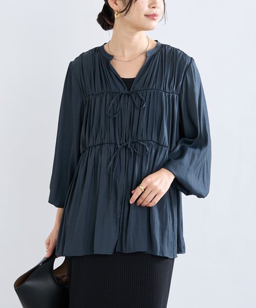 RIVE DROITE（リヴドロワ）の「【2WAY仕様】ギャザーストリングツイルブラウス（シャツ/ブラウス・レディース・キャメル/ネイビー/アイボリー・FREE）」の21枚目の写真