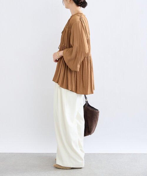 RIVE DROITE（リヴドロワ）の「【2WAY仕様】ギャザーストリングツイルブラウス（シャツ/ブラウス・レディース・キャメル/ネイビー/アイボリー・FREE）」の5枚目の写真