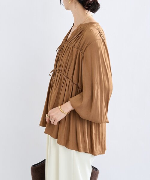 RIVE DROITE（リヴドロワ）の「【2WAY仕様】ギャザーストリングツイルブラウス（シャツ/ブラウス・レディース・キャメル/ネイビー/アイボリー・FREE）」の16枚目の写真