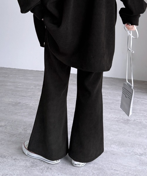 reca（レカ）の「コーデュロイ裏フリースフレアパンツ（その他パンツ・レディース・アイボリー/ブラック/ブラウン/モカ・M）」の11枚目の写真