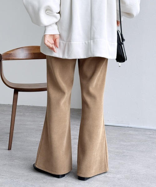 reca（レカ）の「コーデュロイ裏フリースフレアパンツ（その他パンツ・レディース・アイボリー/ブラック/ブラウン/モカ・M）」の18枚目の写真