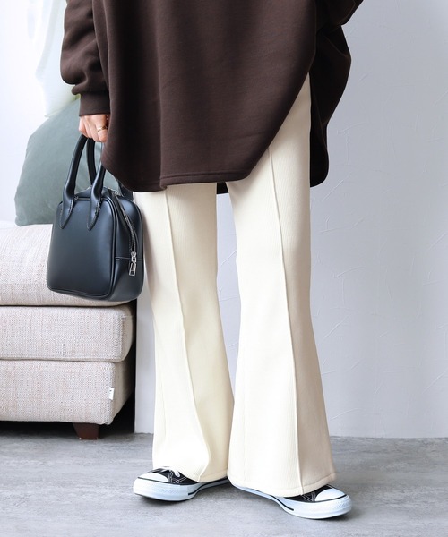 reca（レカ）の「コーデュロイ裏フリースフレアパンツ（その他パンツ・レディース・アイボリー/ブラック/ブラウン/モカ・M）」の6枚目の写真