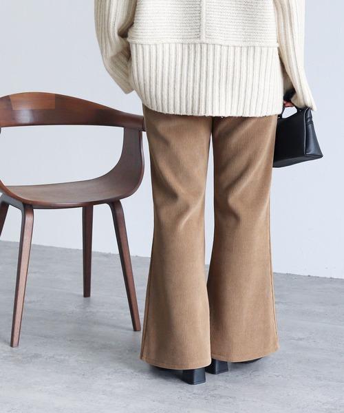 reca（レカ）の「コーデュロイ裏フリースフレアパンツ（その他パンツ・レディース・アイボリー/ブラック/ブラウン/モカ・M）」の21枚目の写真