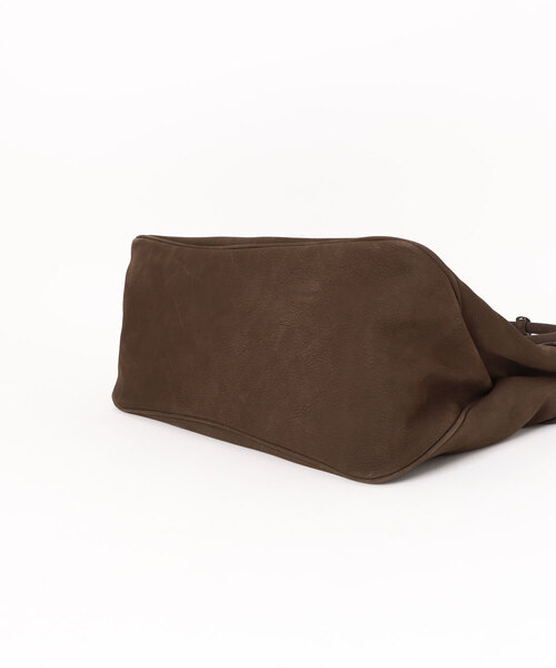 Scrap Book（スクラップブック）の「【MARGESHERWOOD】GRANDMA BAG LARGE_hush nubuck（ショルダーバッグ・レディース・ブラウン・FREE）」の3枚目の写真