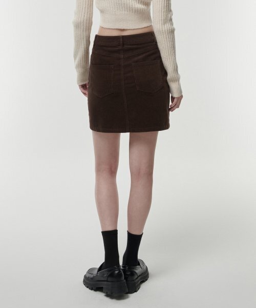 MUSINSA STANDARD WOMAN（ムシンサスタンダードウーマン）の「ウィメンズコーデュロイミニスカート[ブラウン]（スカート・レディース・その他・SMALL/MEDIUM/LARGE/X-SMALL）」の2枚目の写真