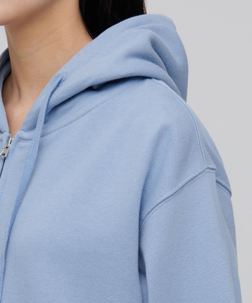 MUSINSA STANDARD WOMAN（ムシンサスタンダードウーマン）の「女性用クロップドフード付きスウェットジップアップ[スカイブルー]（パーカー・レディース・その他・SMALL/MEDIUM/LARGE/X-SMALL）」の8枚目の写真